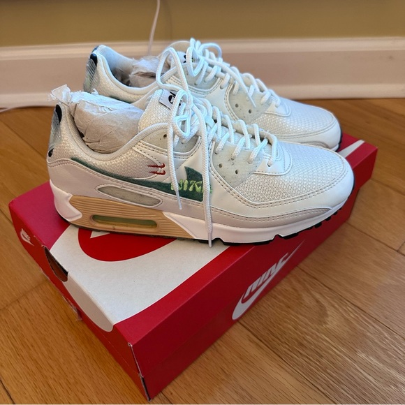 Nike Air Max 90 PRM White/black - photon dust 8.5 women’s/7 men’s